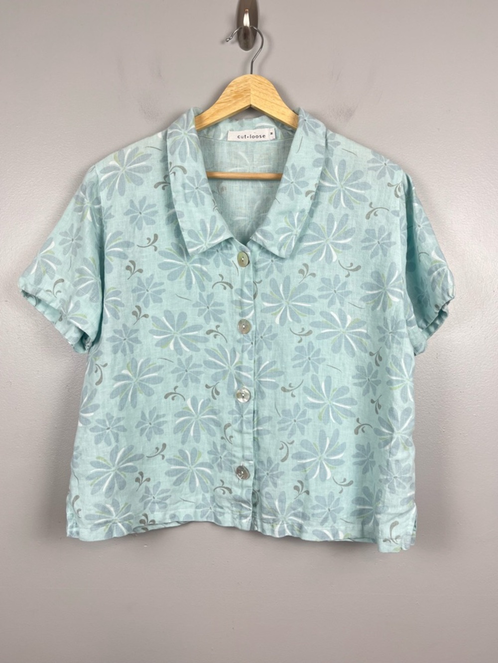 Cut Loose 100% linen blue floral print boxy button front shirt, medium.